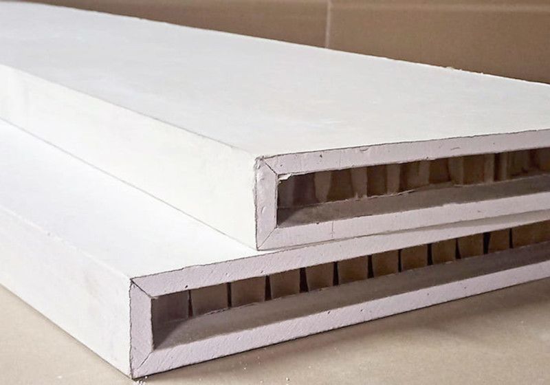 Primer plano de panel de pladur.